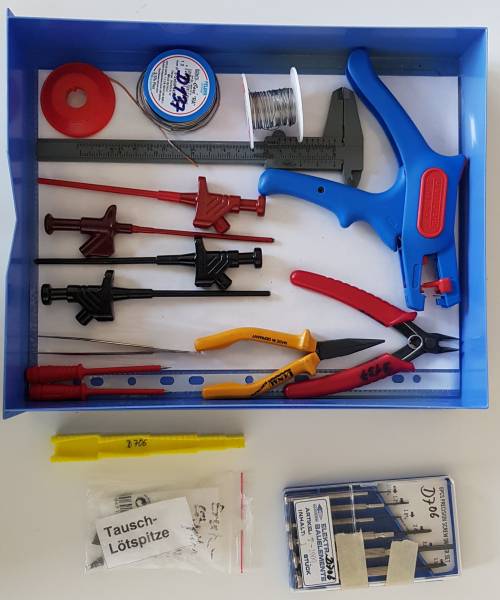 schublade_werkzeug.jpg schublade_werkzeug.jpg